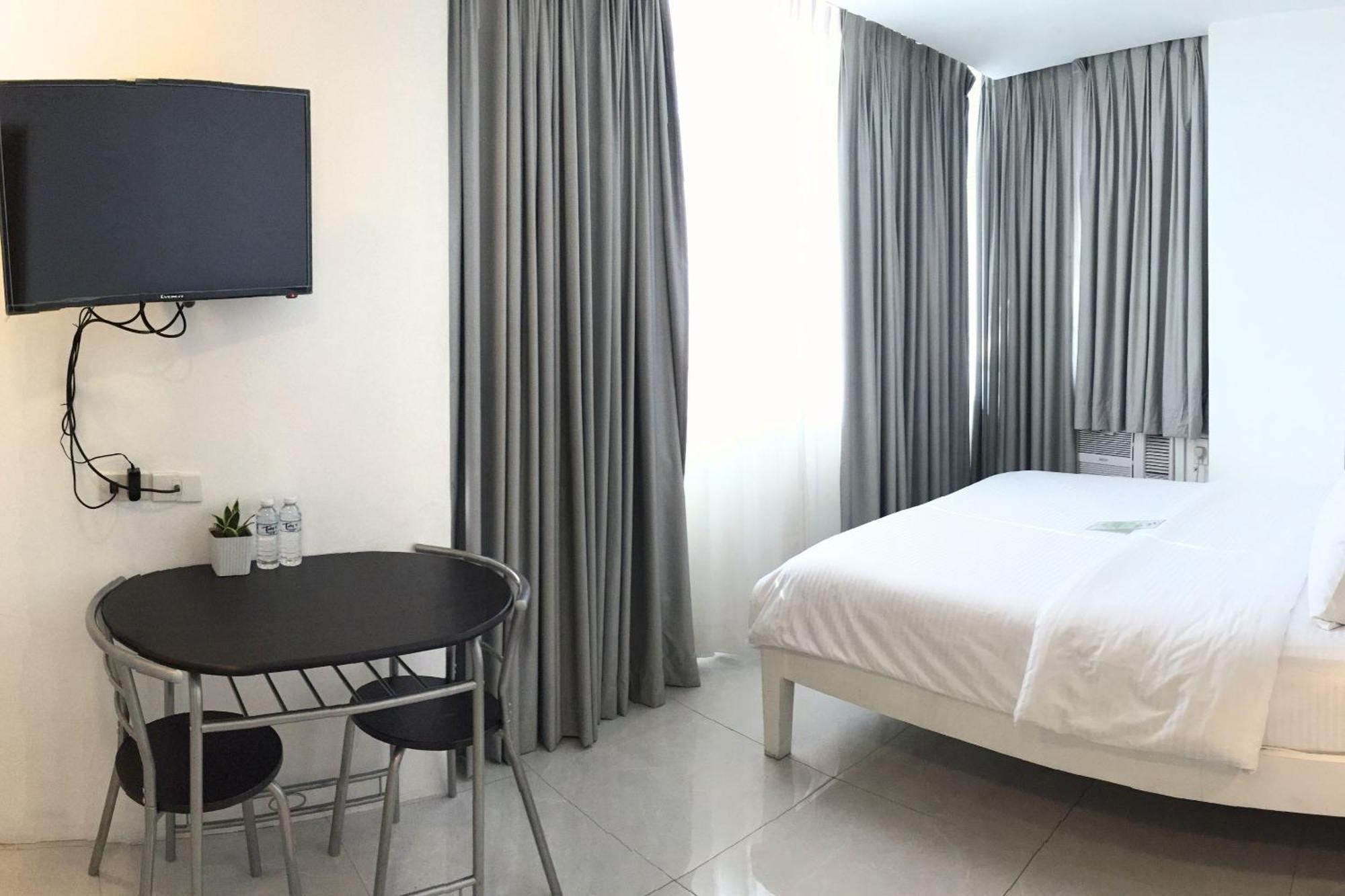 Tely'S Bed & Breakfast Iloilo Powered By Cocotel Exterior foto